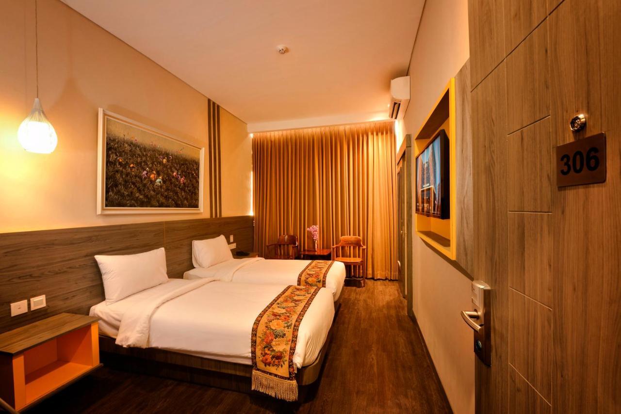 Hotel Super 8 By Wyndham Solo Zewnętrze zdjęcie
